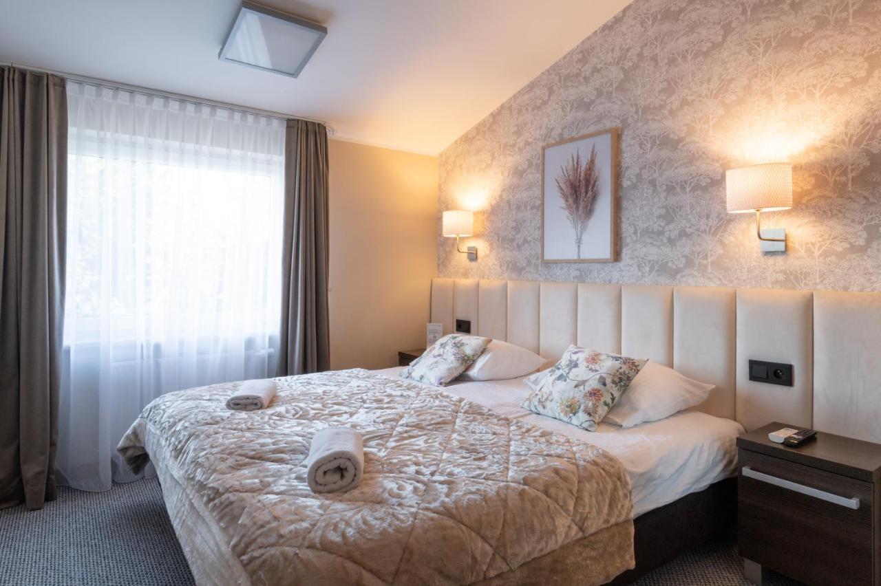 Zloty Staw Bed & Breakfast 3*