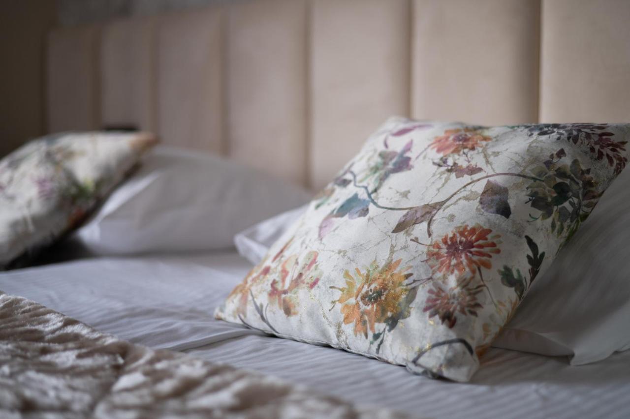 Zloty Staw Bed & Breakfast